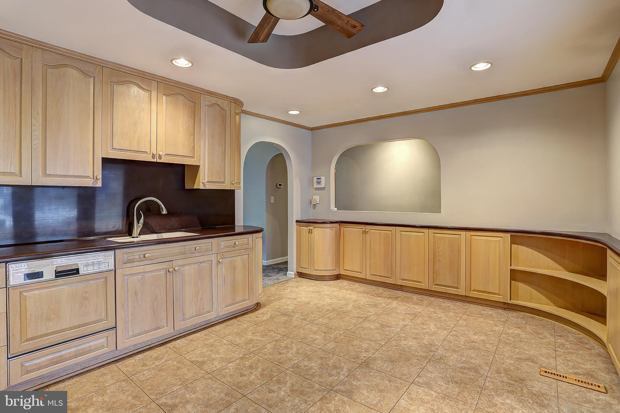 208 Inlet Drive Pasadena, MD 21122 - Photo 5 of 49 Updated Appliances & Countertops