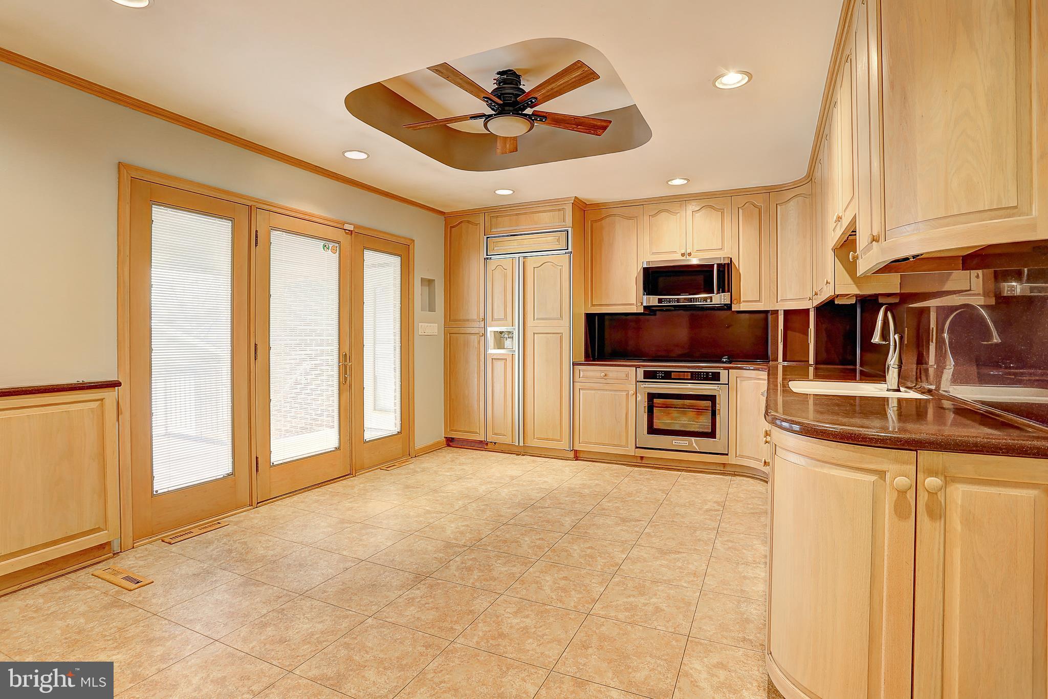 208 Inlet Drive Pasadena, MD 21122 - Photo 7 of 49 Sub Zero Refrigerator & Stainless Appliances