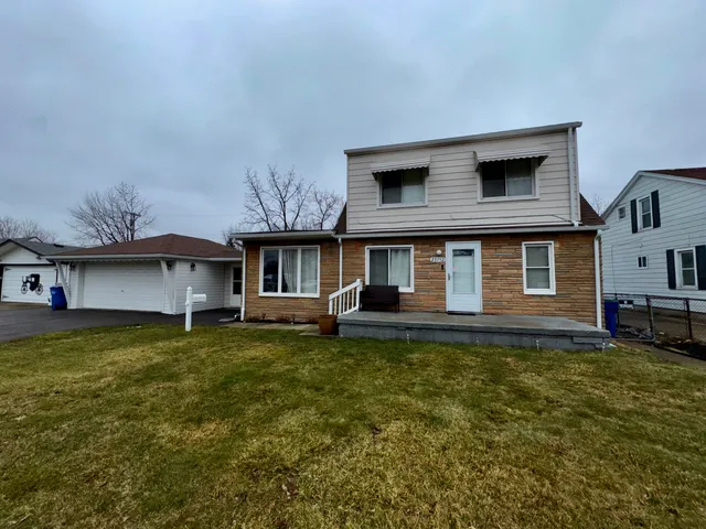 $199,900 | 23752 Stewart Avenue, Warren, MI 48089