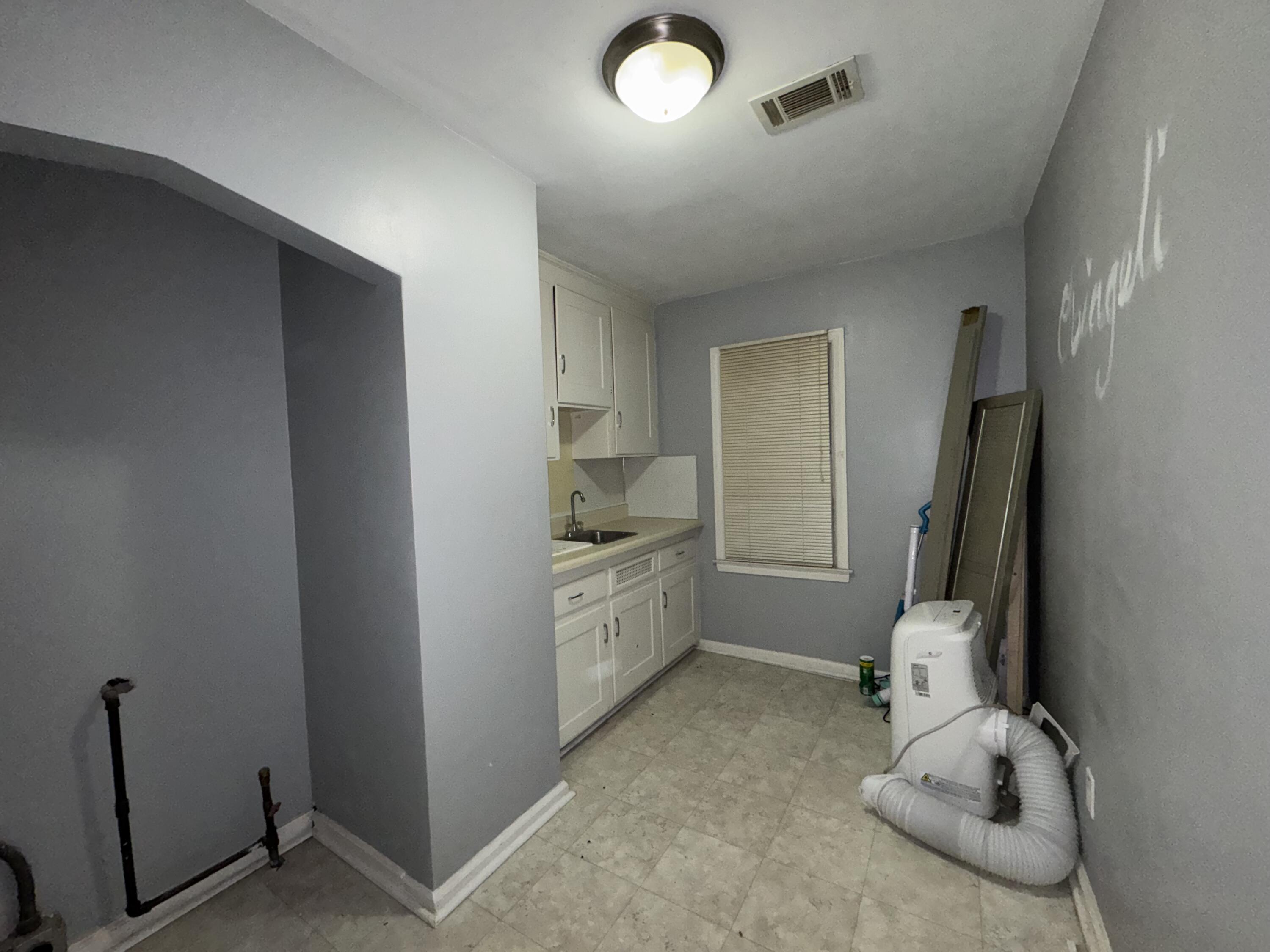 23752 Stewart Avenue Warren, MI 48089 - Photo 28 of 32 IMG_2531