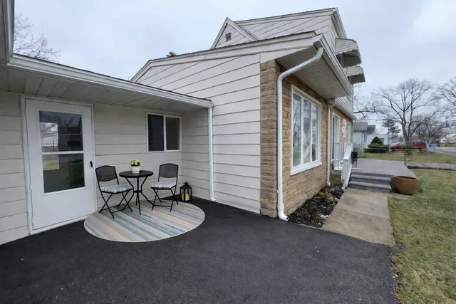 $199,900 | 23752 Stewart Avenue, Warren, MI 48089