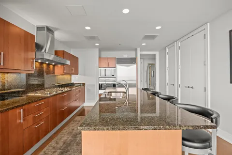 $2,490,000 | 401 North Wabash Avenue, Unit 74D, Chicago, IL 60611