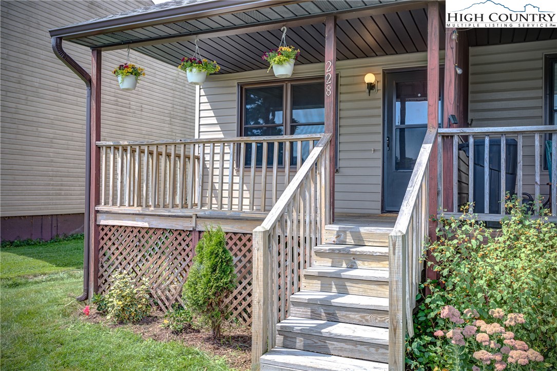 228 Adams Lane, Unit 5A Boone, NC 28607 - Photo 3 of 30 Gallery Image 3