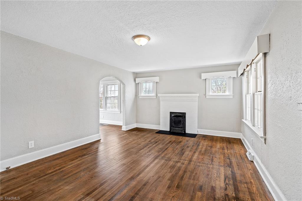 1015 Meredith Street High Point, NC 27260 - Photo 4 of 24 Gallery Image 4