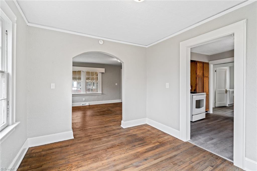 1015 Meredith Street High Point, NC 27260 - Photo 5 of 24 Gallery Image 5