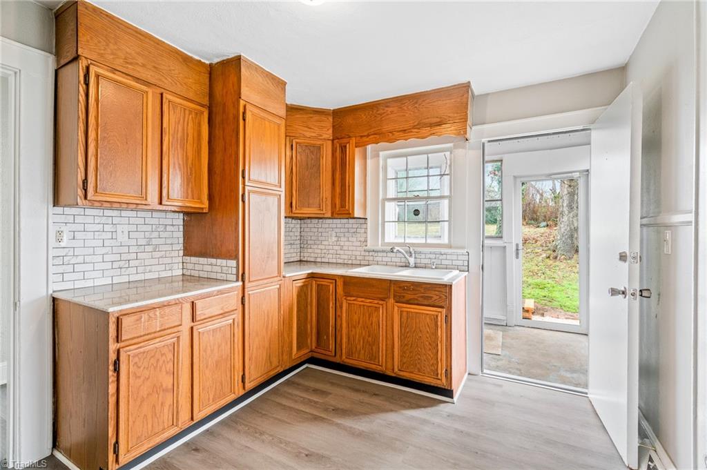 1015 Meredith Street High Point, NC 27260 - Photo 9 of 24 Gallery Image 9