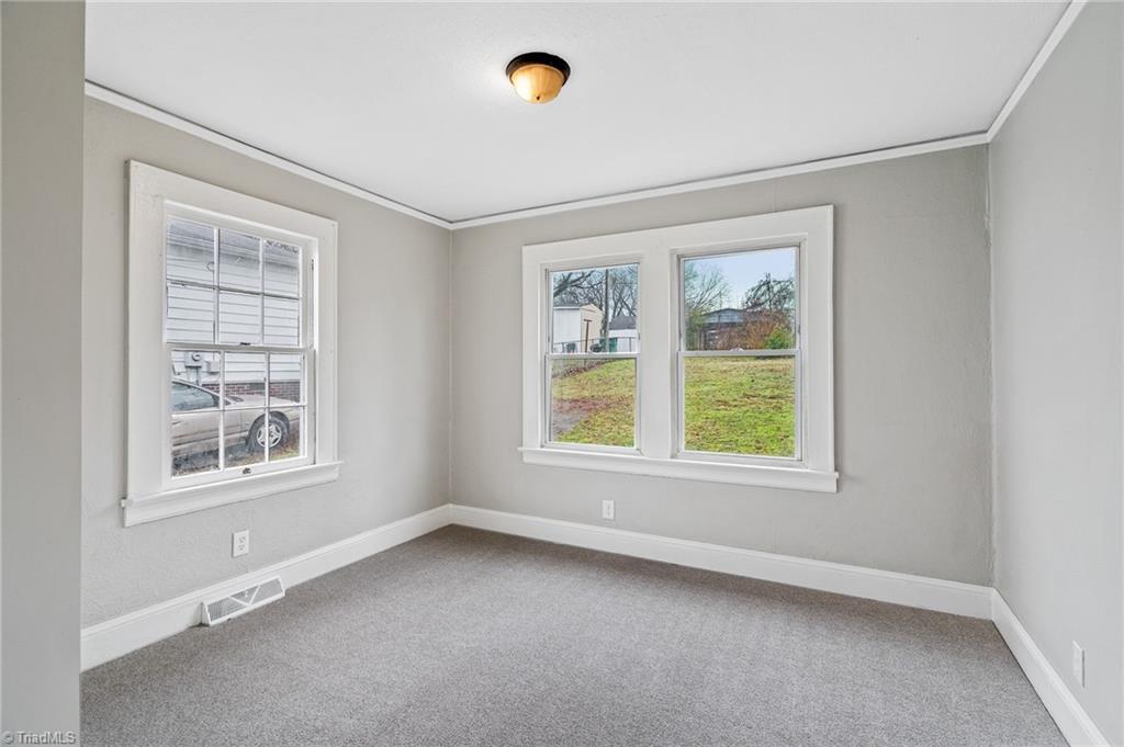1015 Meredith Street High Point, NC 27260 - Photo 10 of 24 Gallery Image 10