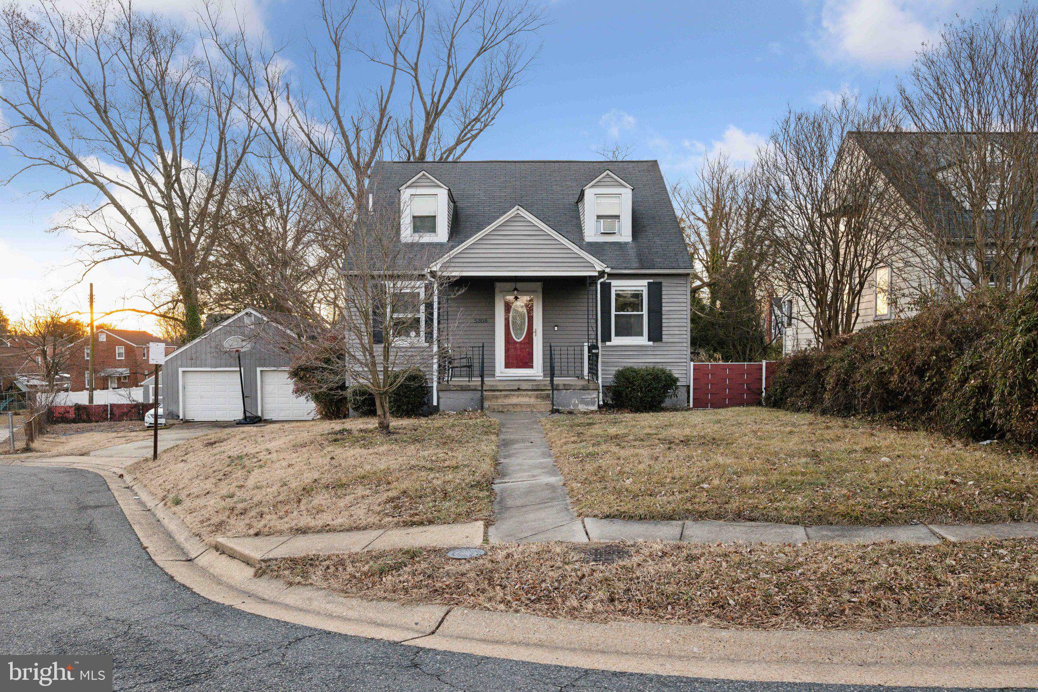 5308 Grindon Avenue Baltimore, MD 21214 - Photo 2 of 24
