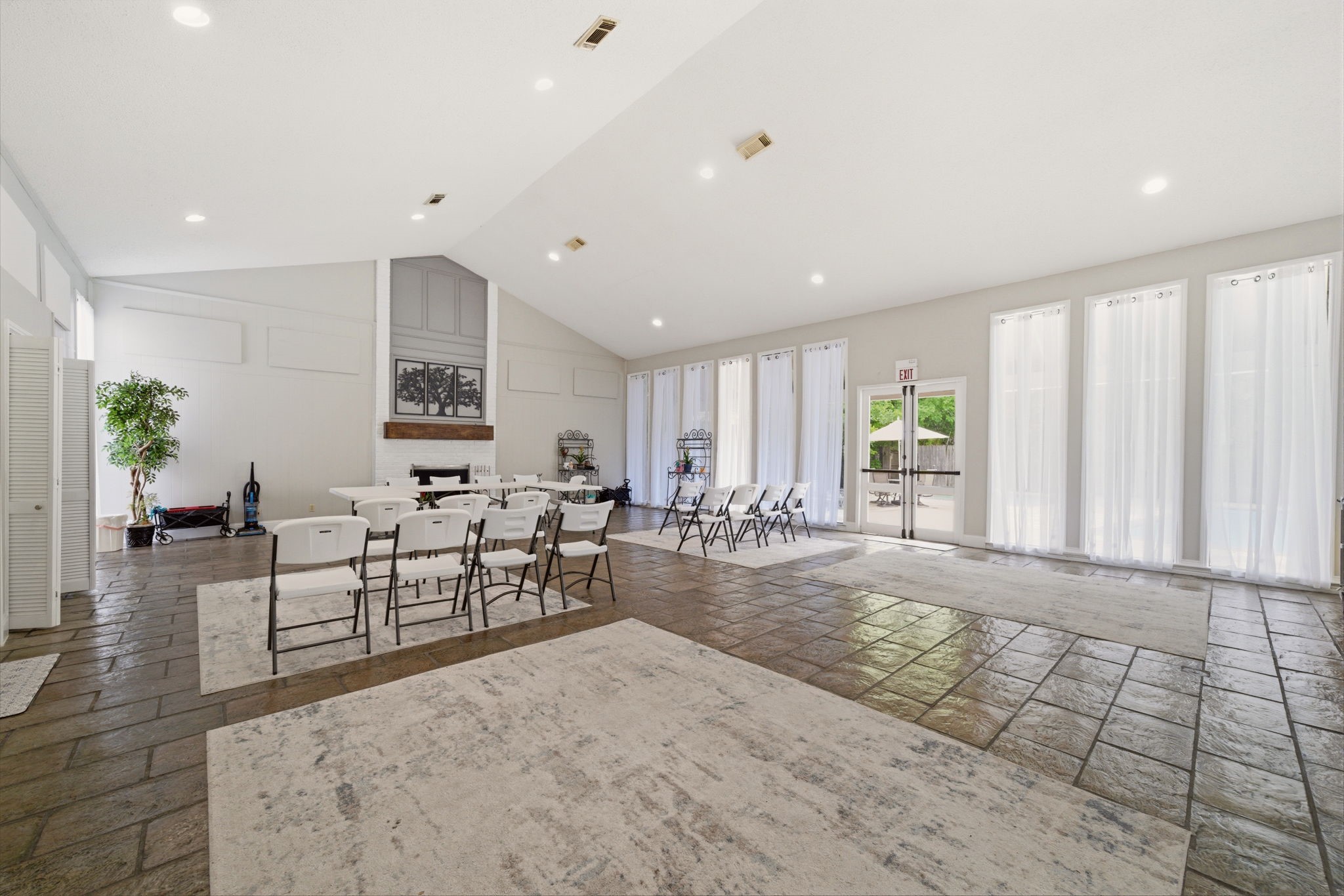2100 Tanglewilde Street, Unit 750 Houston, TX 77063 - Photo 21 of 23 HOA meetings are held here. Can also be rented for private events.