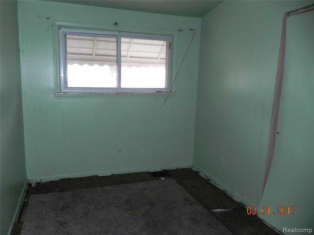 2159 Spring Hill Avenue Inkster, MI 48141 - Photo 8 of 9 DSCN0652.JPG