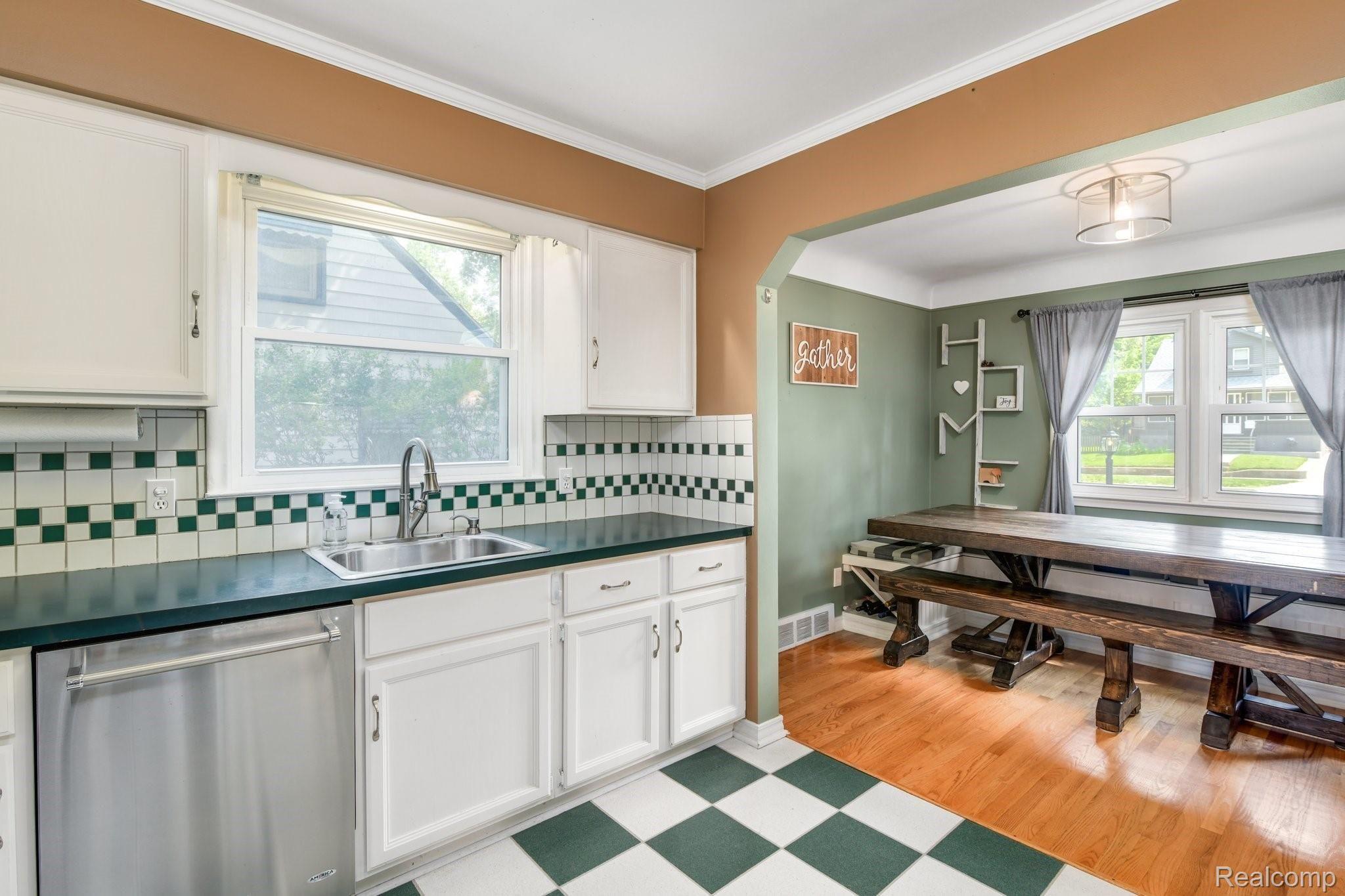 3411 Durham Road Royal Oak, MI 48073 - Photo 10 of 31 11-web-or-mls-3411 Durham Road - Royal Oak0008.jpg