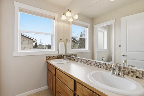 $900,000 | 24999 East Ludlow Avenue, Liberty Lake, WA 99019
