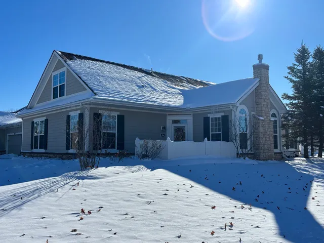 $325,000 | 640 Schumann Street, Woodstock, IL 60098