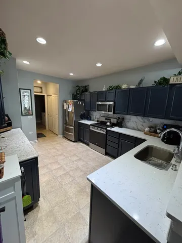 $325,000 | 640 Schumann Street, Woodstock, IL 60098