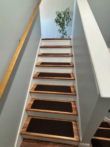 $325,000 | 640 Schumann Street, Woodstock, IL 60098