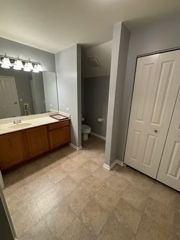 $325,000 | 640 Schumann Street, Woodstock, IL 60098