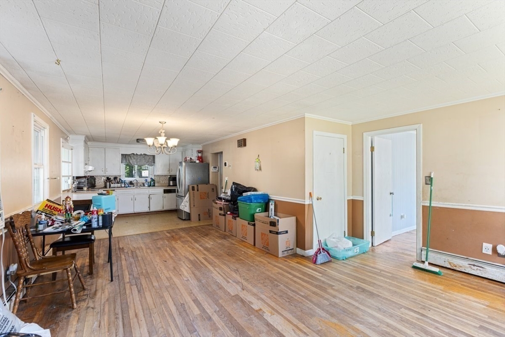 32 Hillcrest Road Dracut, MA 01826 - Photo 11 of 24 Gallery Image 11
