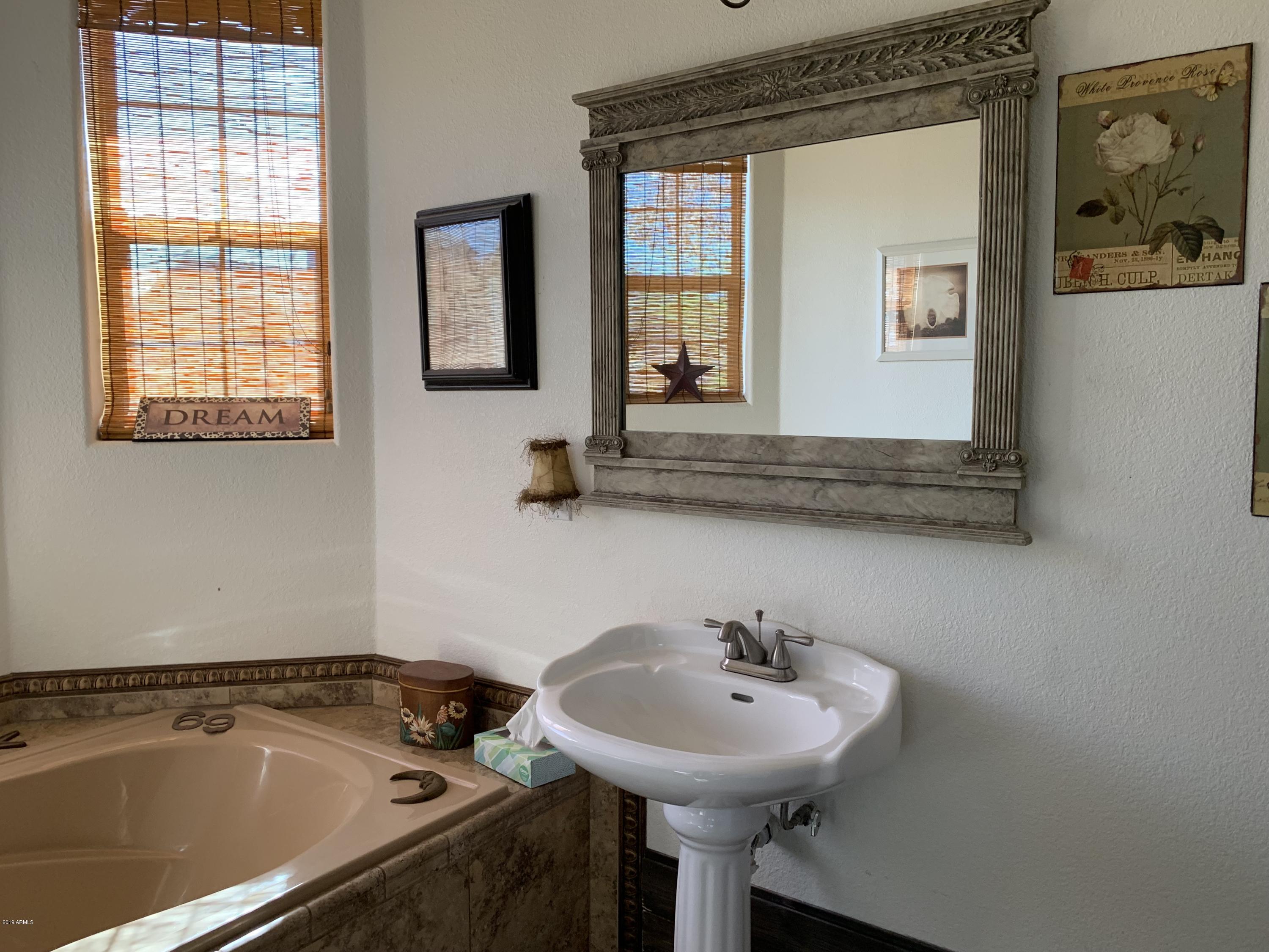 19984 East Antelope Road Mayer, AZ 86333 - Photo 17 of 27 Masterbath