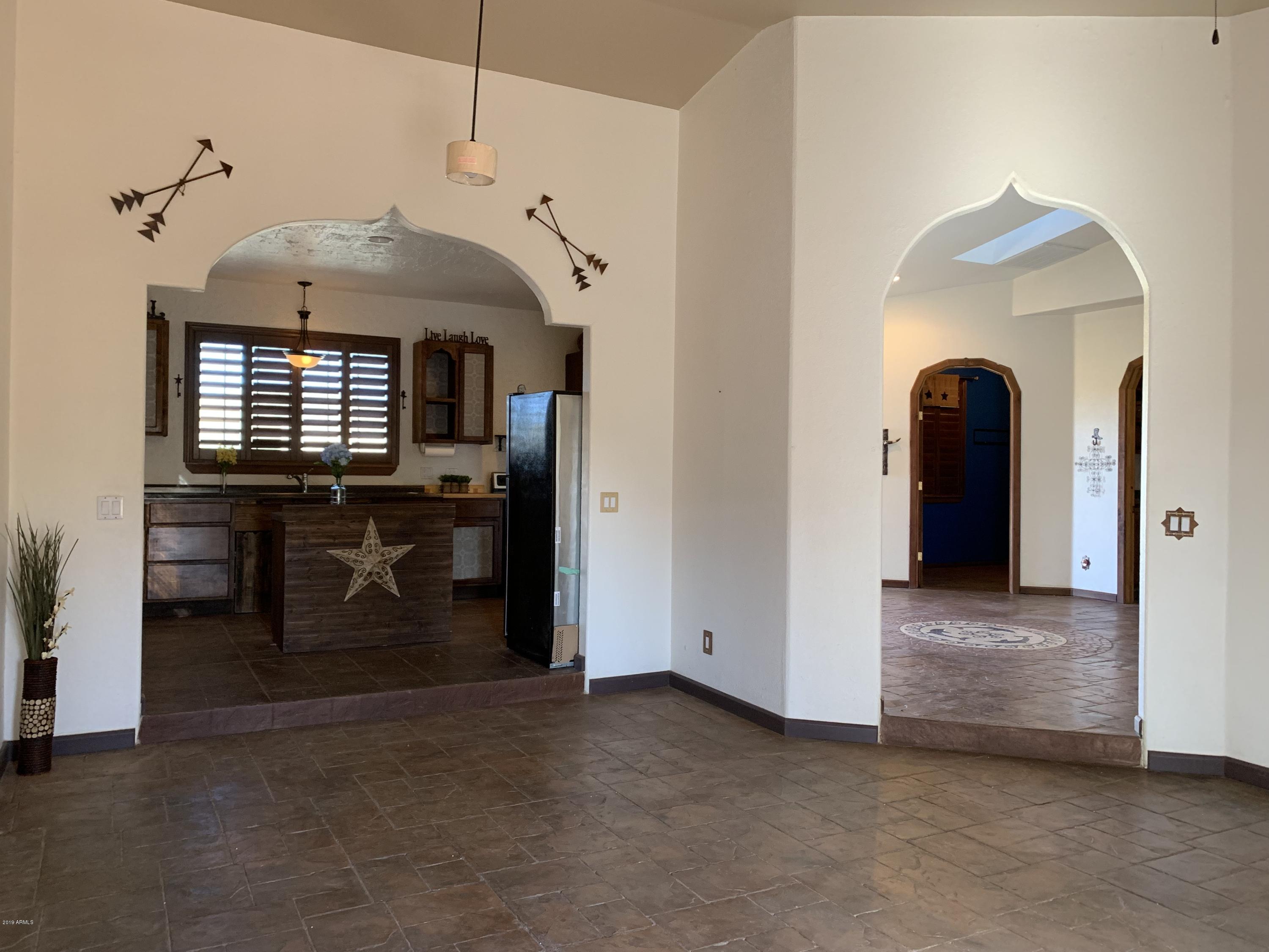 19984 East Antelope Road Mayer, AZ 86333 - Photo 9 of 27 Livingroom1