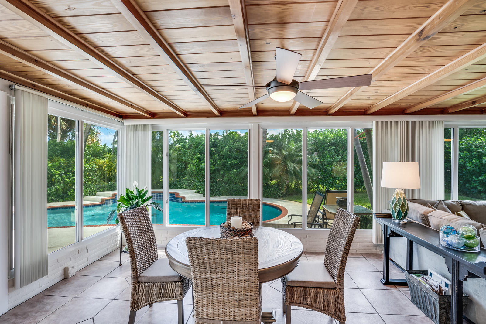 134 Gregory Road West Palm Beach, FL 33405 - Photo 12 of 41 Breakfast Area
