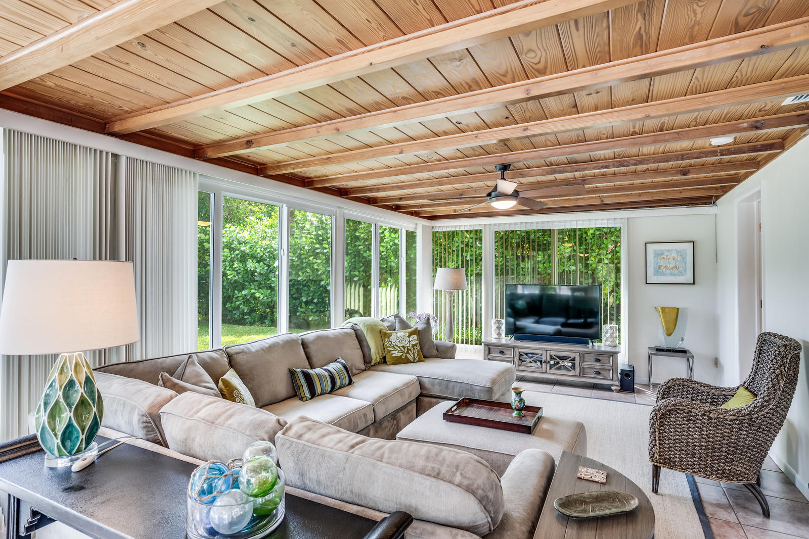 134 Gregory Road West Palm Beach, FL 33405 - Photo 10 of 41 Family Room