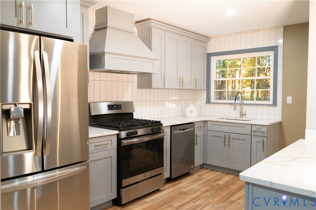 4060 Norborne Road Richmond, VA 23234 - Photo 7 of 24 Kitchen featuring appliances with stainless steel