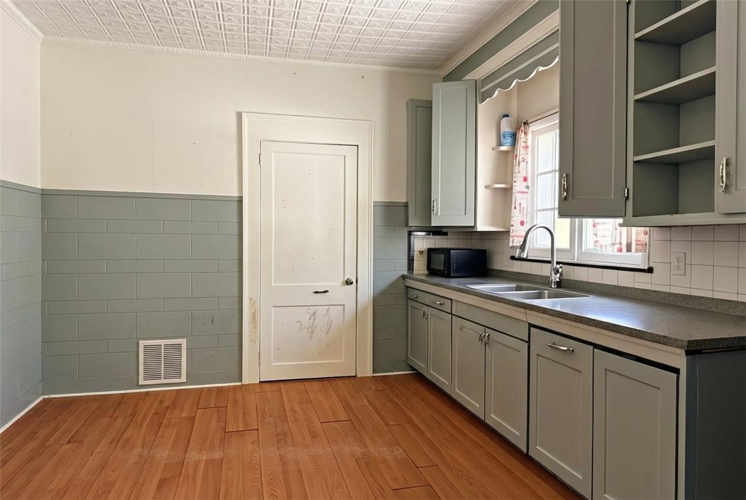 184 6th Street Rochester, NY 14605 - Photo 7 of 30 Apt 2