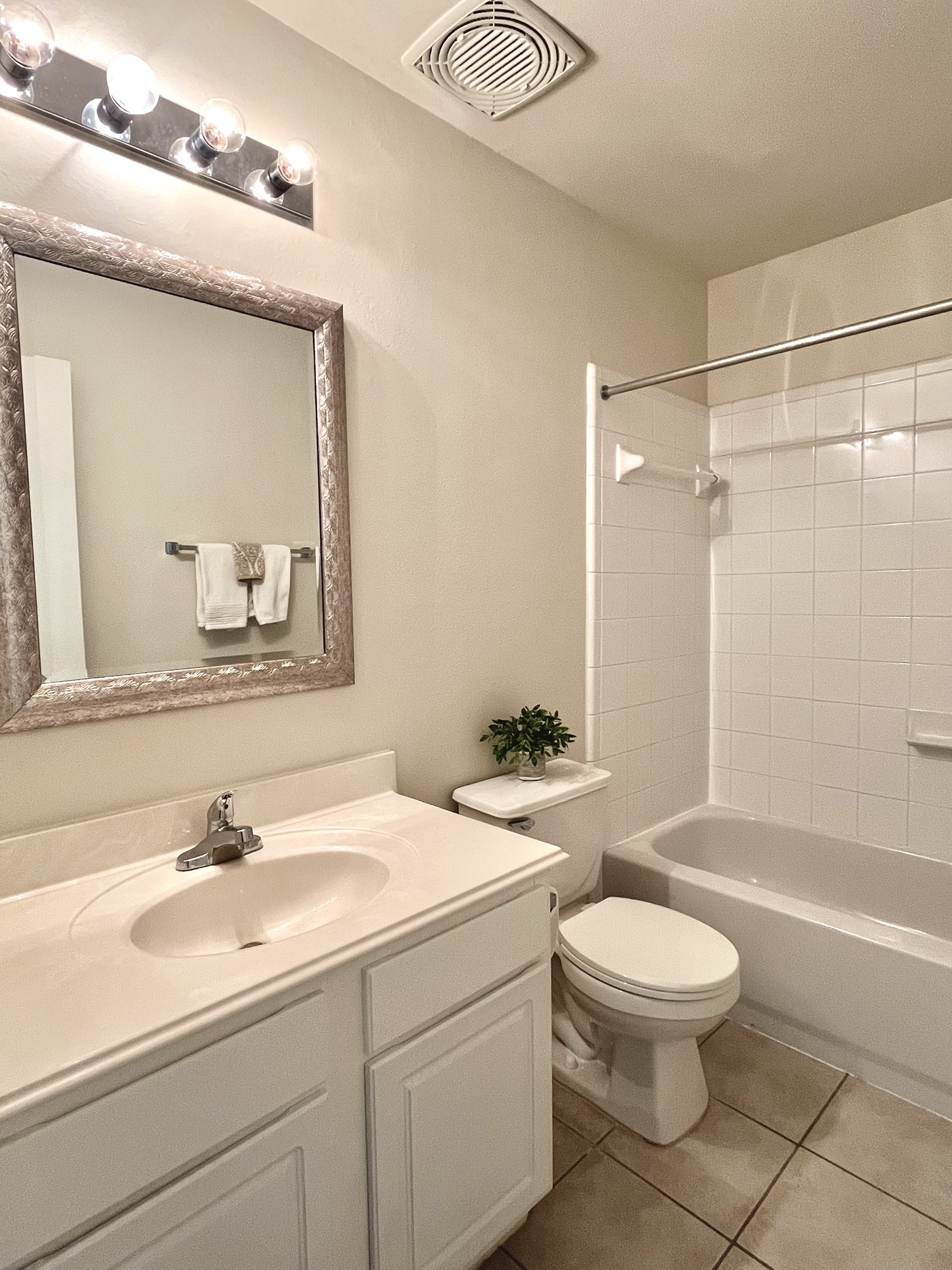 58 Musgrove Place Spring, TX 77382 - Photo 16 of 19 Secondary bathroom