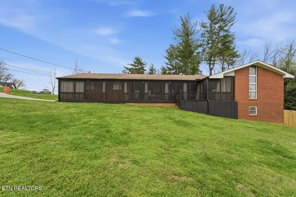 $485,000 | 1414 Rosalyn Drive, Knoxville, TN 37914