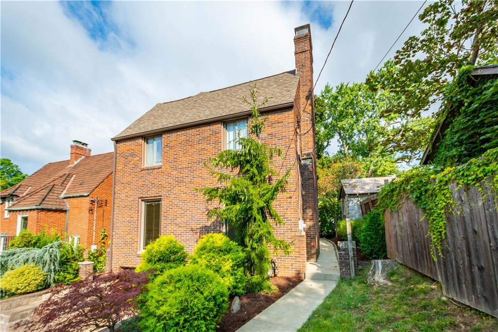 434 Beverly Road Pittsburgh, PA 15216 - Photo 3 of 25 Gallery Image 3