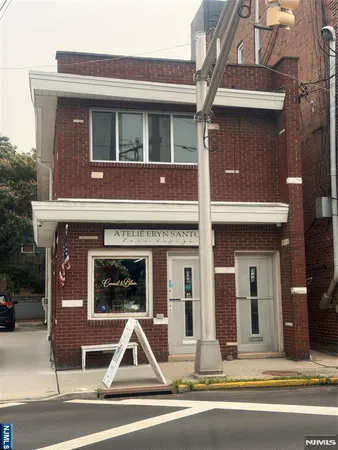 $1,600 | 348 Union Avenue, Unit 1, Rutherford, NJ 07070