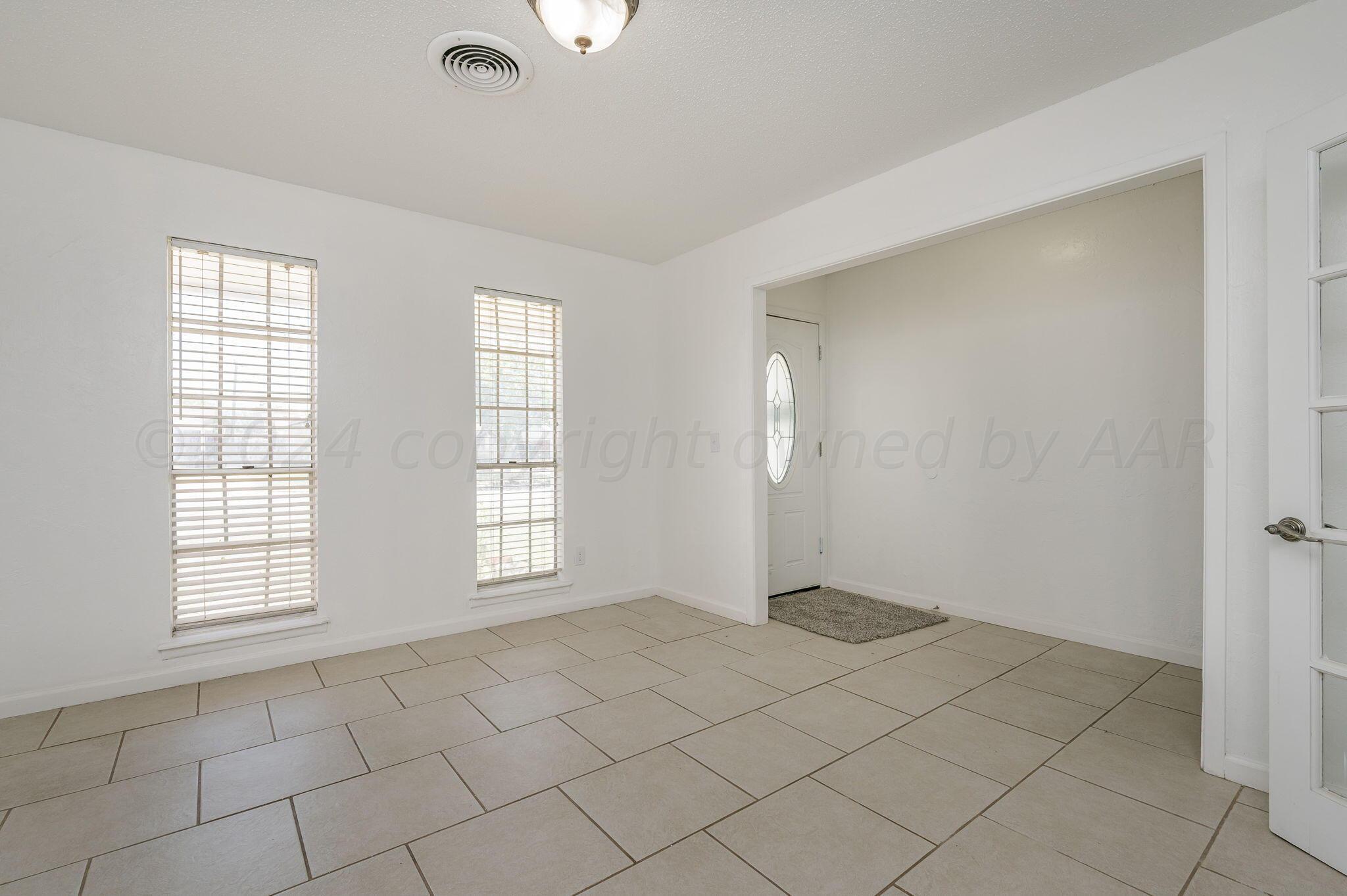 5108 Temple Drive Amarillo, TX 79110 - Photo 4 of 19 Formal Living Room