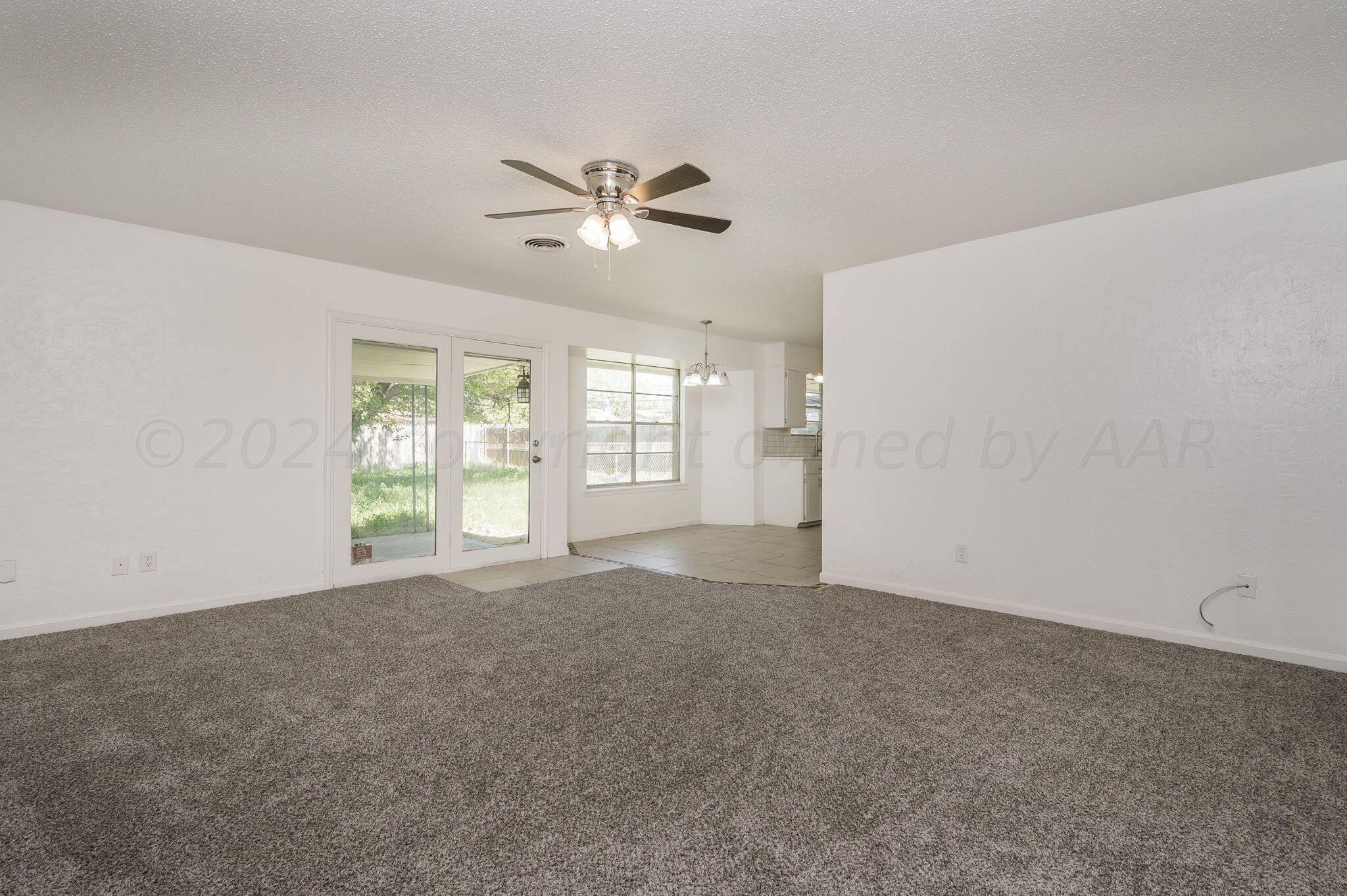 5108 Temple Drive Amarillo, TX 79110 - Photo 5 of 19 Living Room