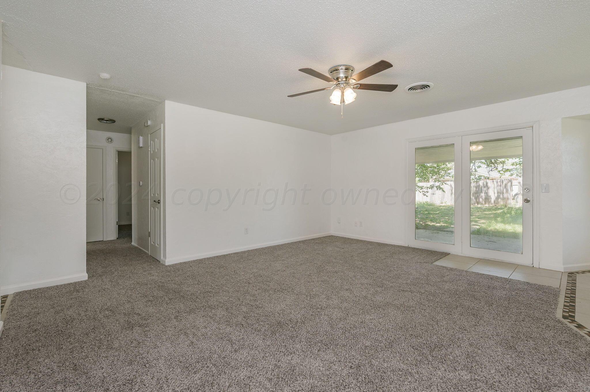 5108 Temple Drive Amarillo, TX 79110 - Photo 7 of 19 Living Room-3