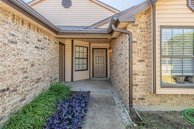$365,000 | 4100 Staghorn Circle North, Fort Worth, TX 76137