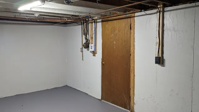 a view of walk in closet