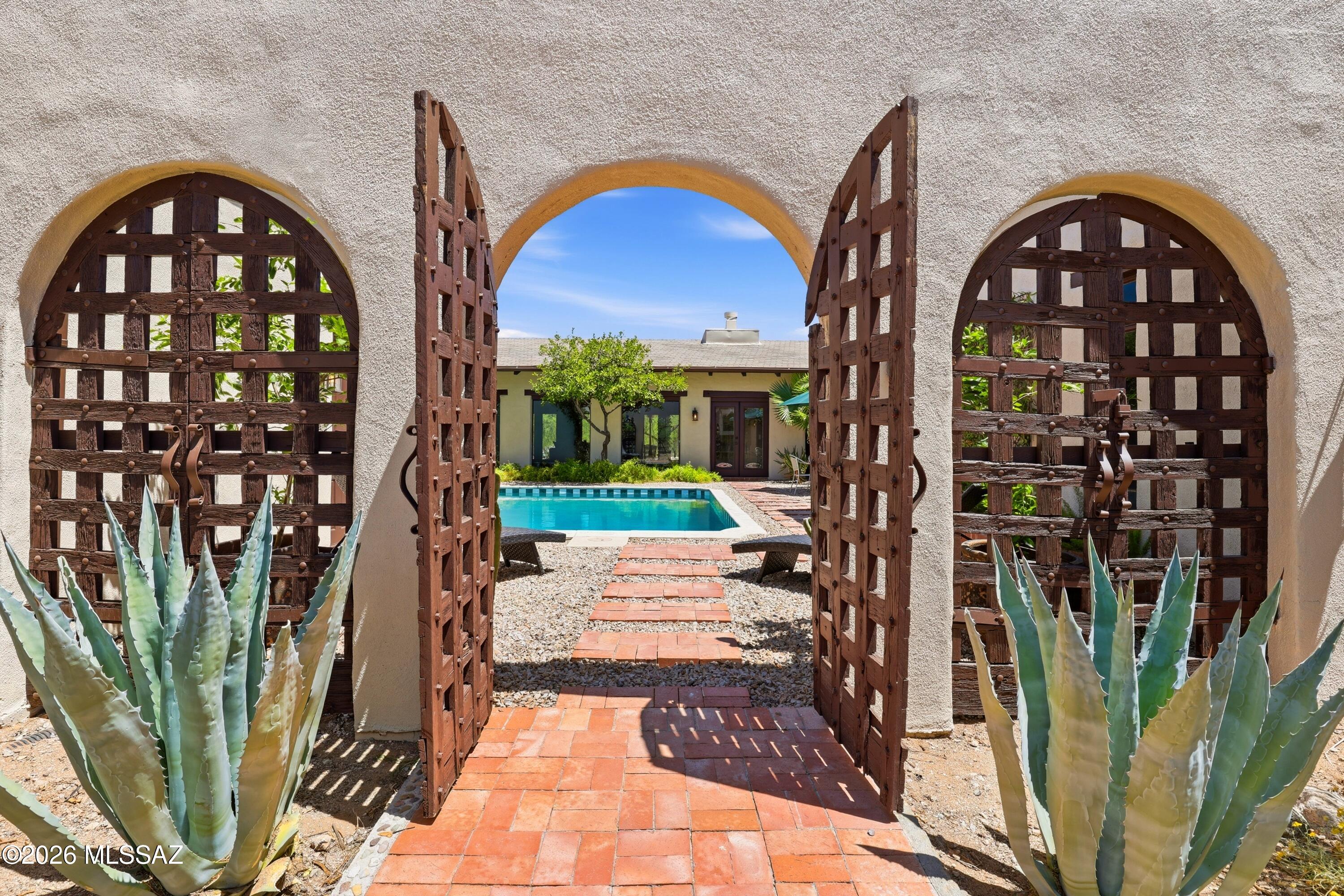3945 North Bear Canyon Road Tucson, AZ 85749 - Photo 6 of 51