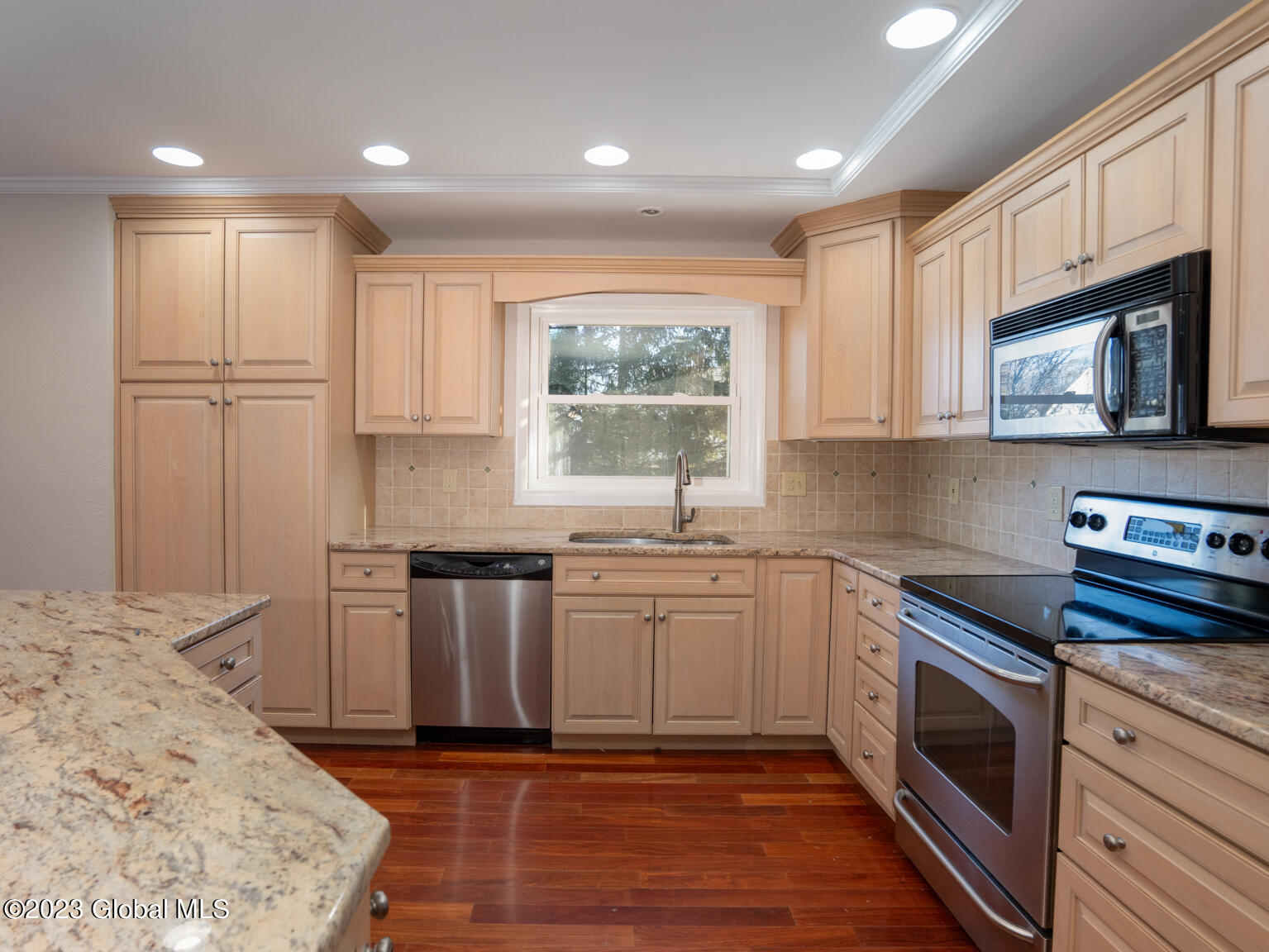 14 Capitol Place Rensselaer, NY 12144 - Photo 3 of 29 DSC01342-Edit