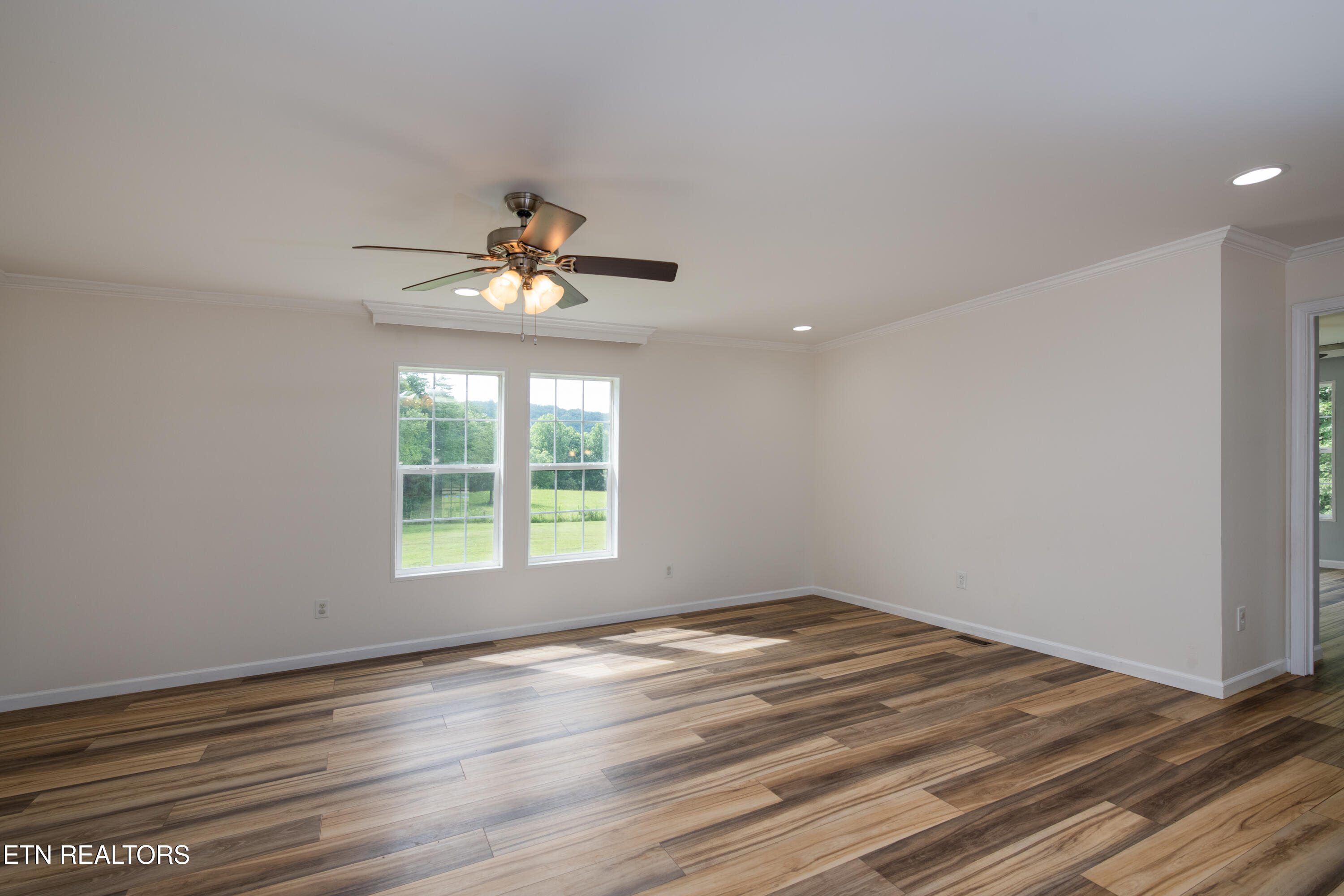 826 Sweetwater Road Philadelphia, TN 37846 - Photo 5 of 28 family 2