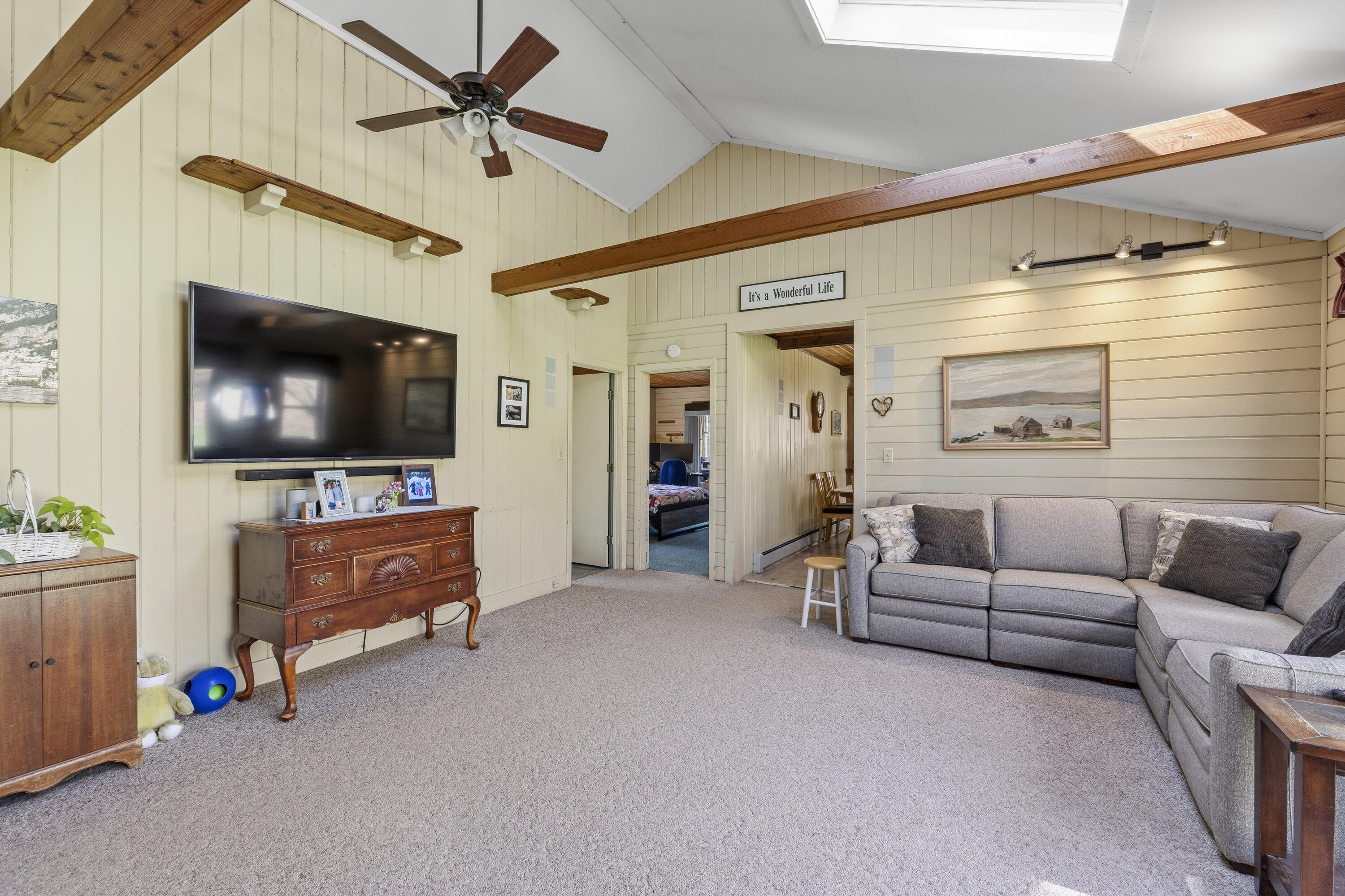 186 Clay Hill Road York, ME 03902 - Photo 15 of 35 Living Room