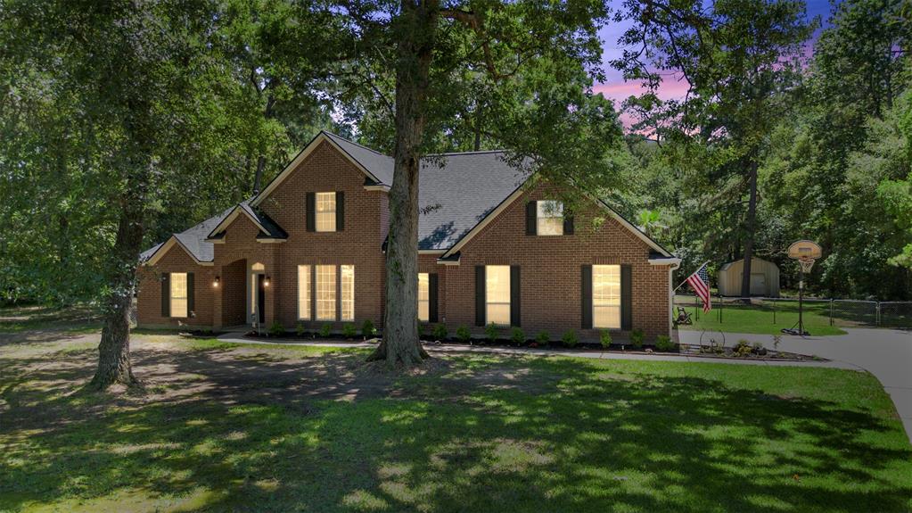 Welcome home to 21974 Whitetail Crossing in Northcrest Ranch!