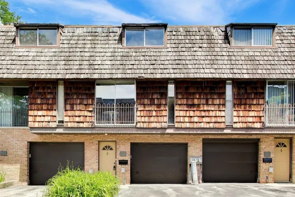 $279,000 | 454 South Lageschulte Street, Barrington, IL 60010