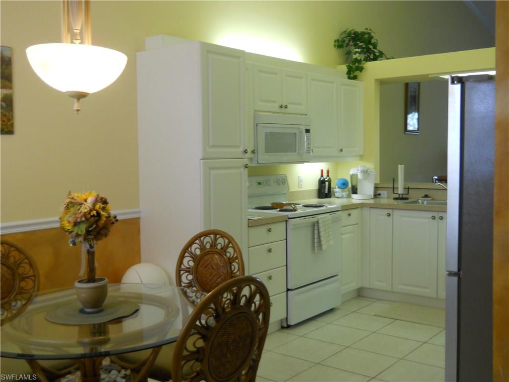 500 Robin Hood Circle, Unit 202 Naples, FL 34104 - Photo 4 of 20 Kitchen