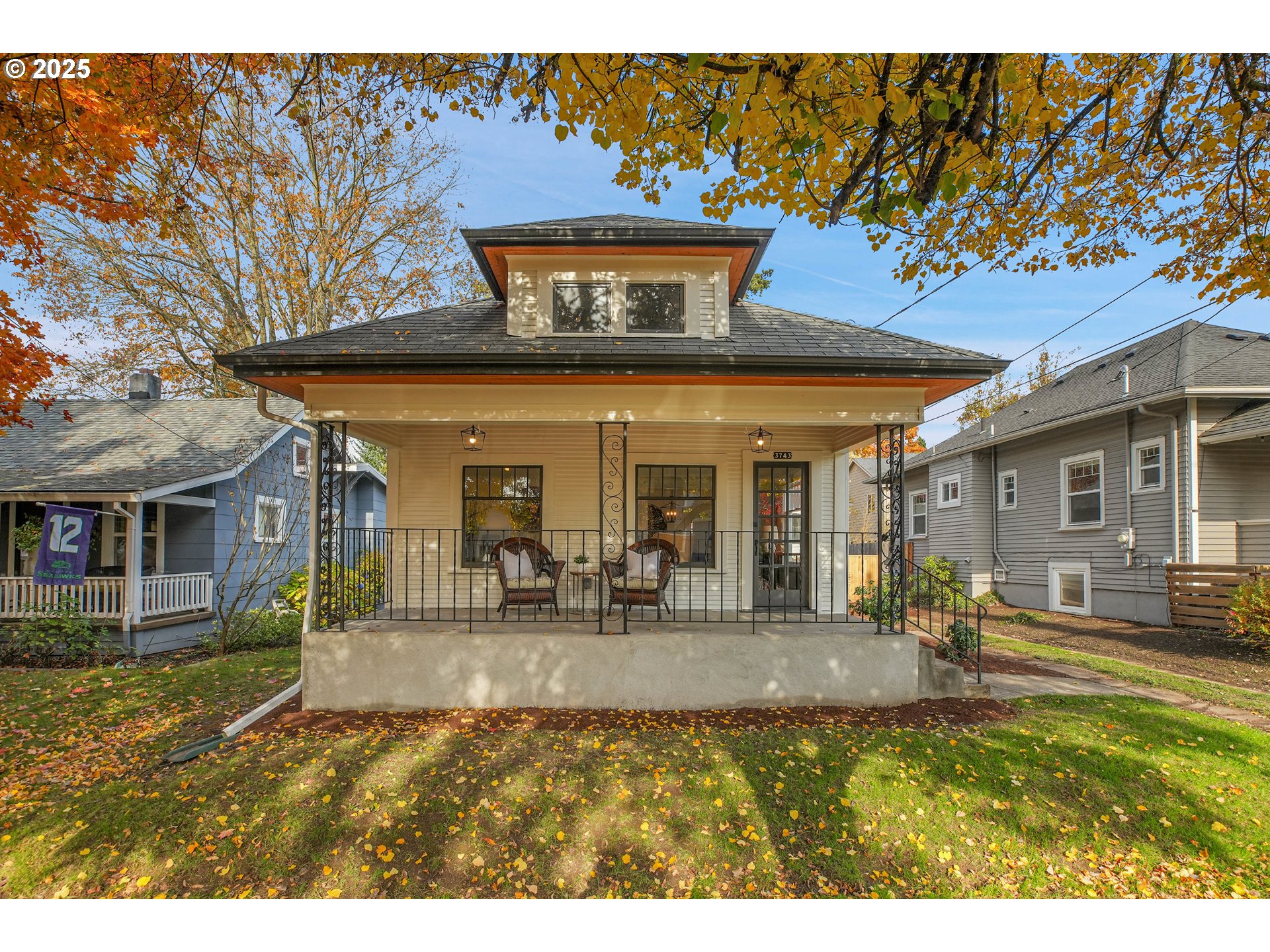 3743 Southeast Franklin Street Portland, OR 97202 - Photo 1 of 46 Front Yard