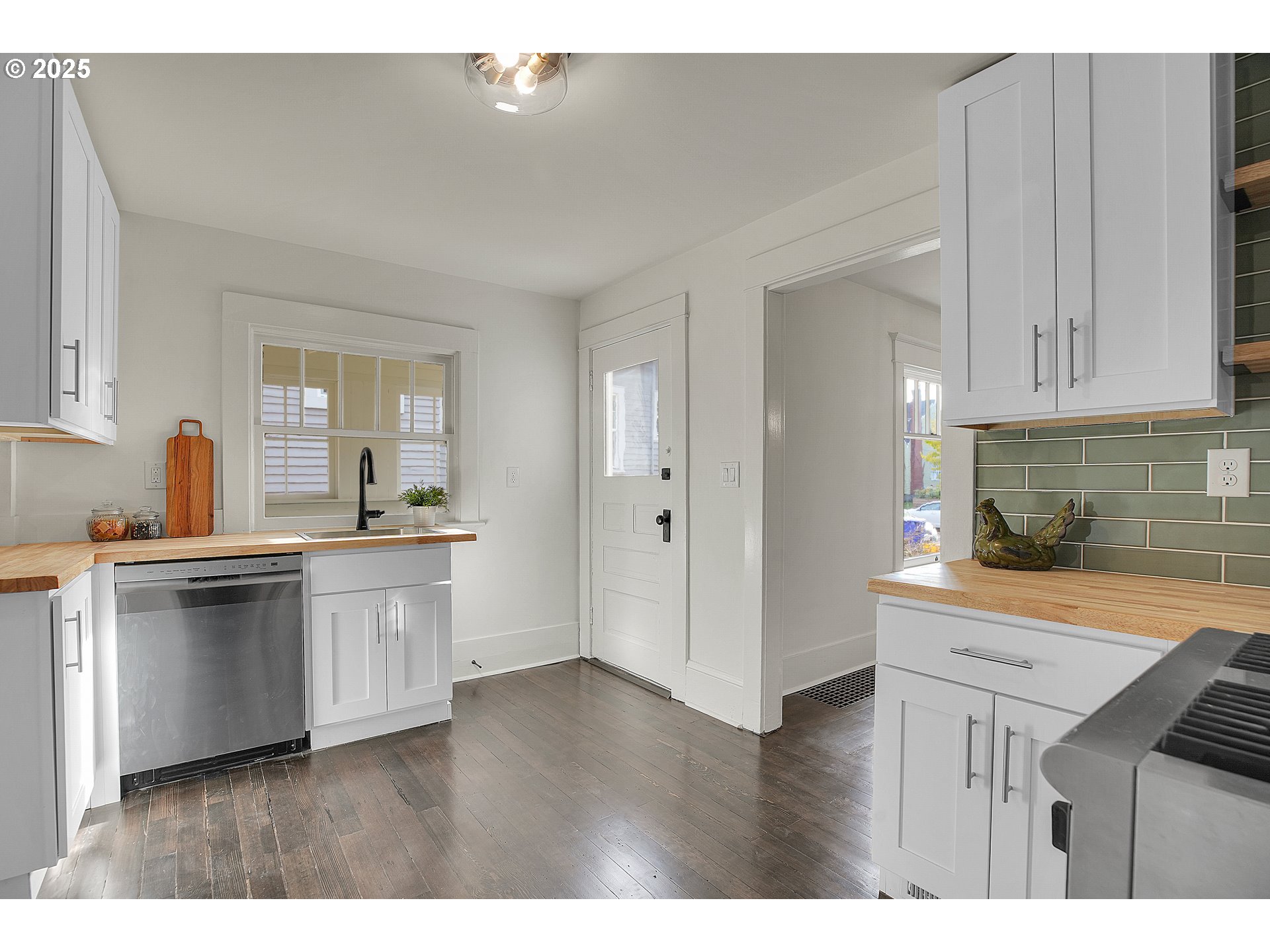 3743 Southeast Franklin Street Portland, OR 97202 - Photo 16 of 46