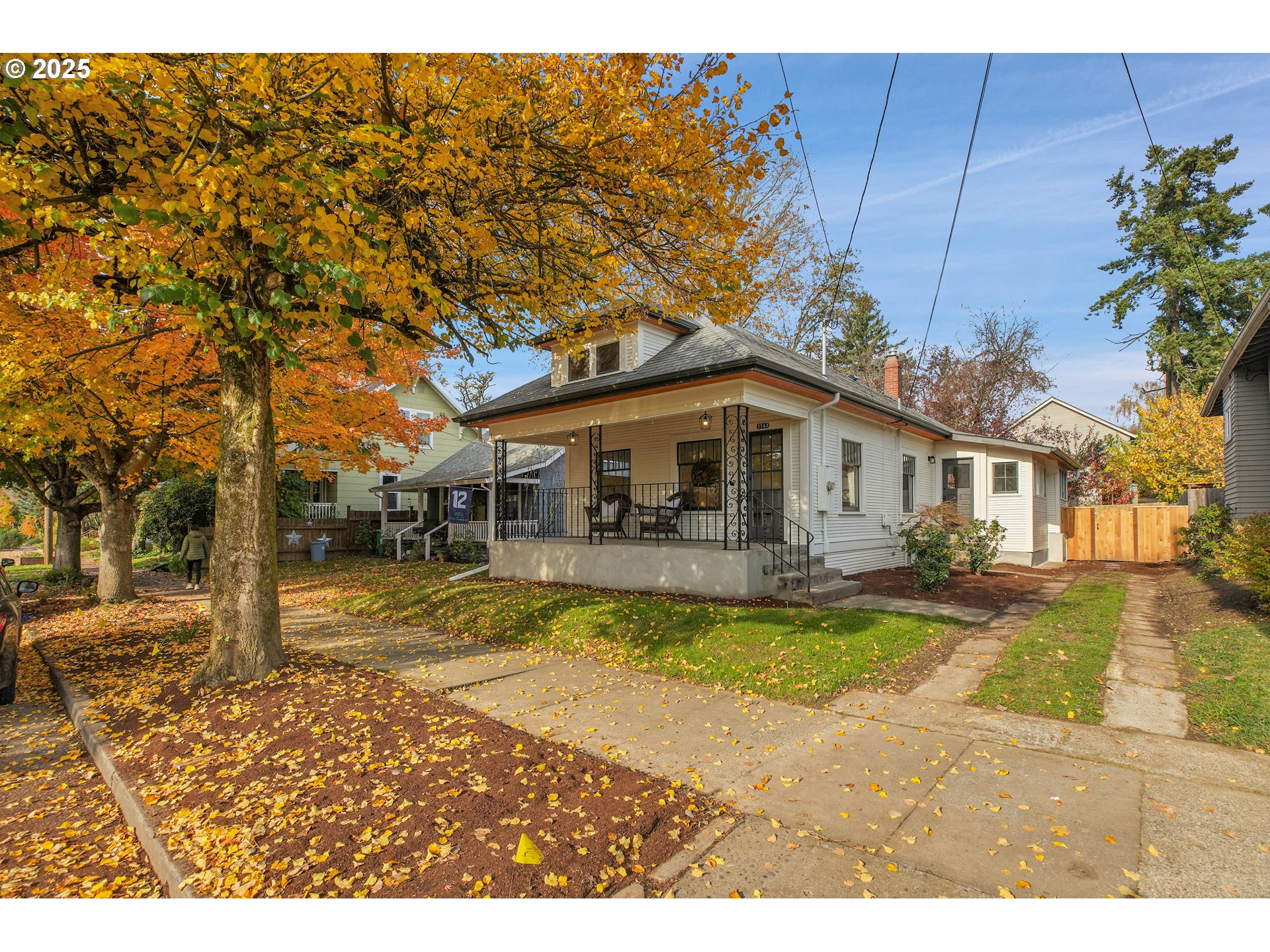 3743 Southeast Franklin Street Portland, OR 97202 - Photo 2 of 46