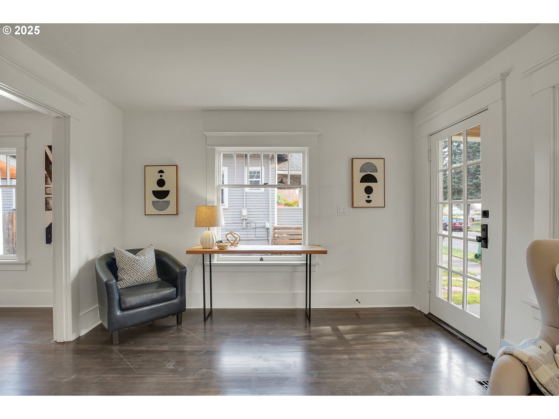 3743 Southeast Franklin Street Portland, OR 97202 - Photo 6 of 46 Entrance/Foyer