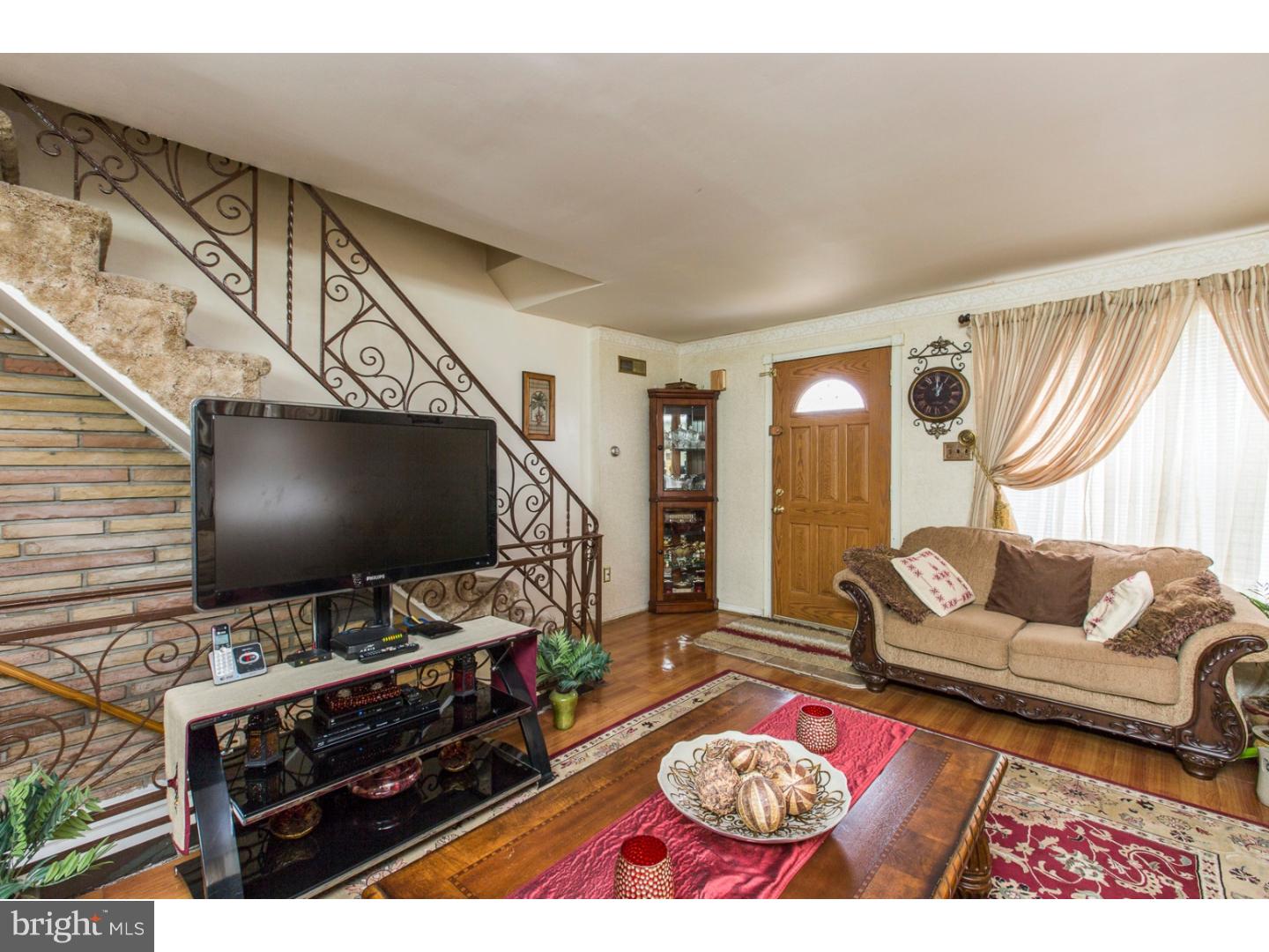 1978 Carter Road Folcroft, PA 19032 - Photo 1 of 23 Living Room