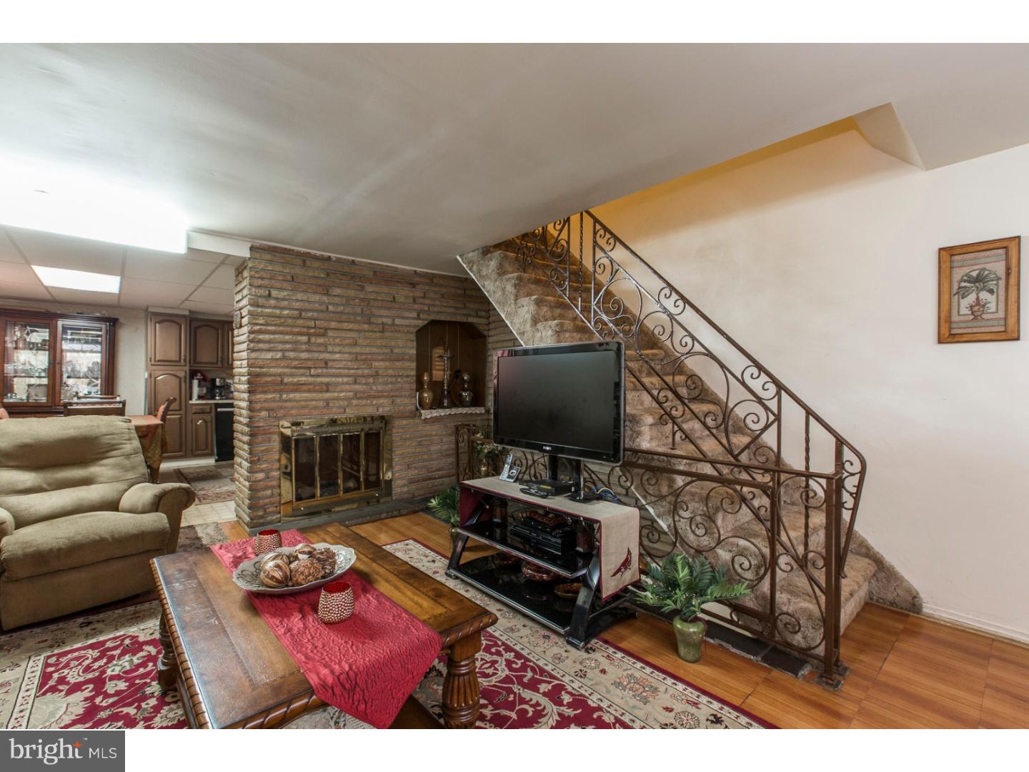 1978 Carter Road Folcroft, PA 19032 - Photo 14 of 23 Living Room