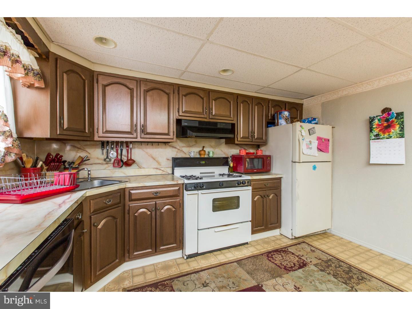 1978 Carter Road Folcroft, PA 19032 - Photo 6 of 23 Kitchen
